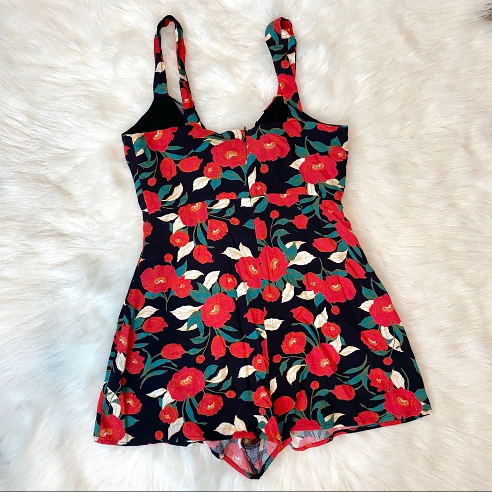 🎉 HOST PICK! 🎉 NWOT Rose Tie Front Romper (S) - Picture 3 of 6